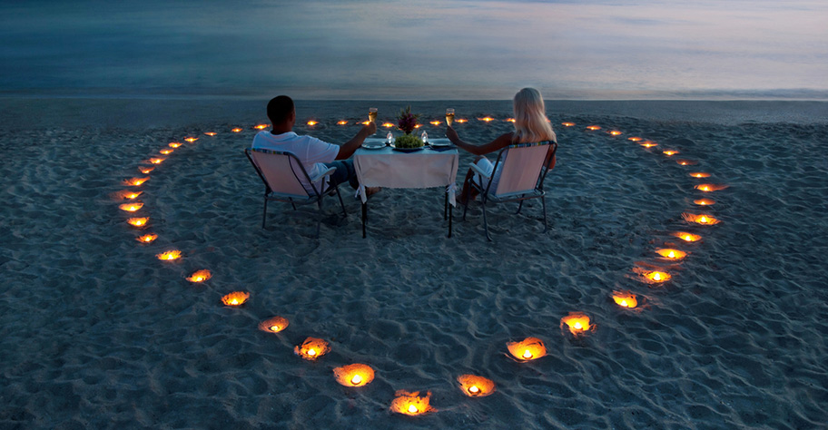 Mauritius Flitterwochen Candle Light Dinner am Strand Mauritius Honeymoon Candle Light Dinner am Strand